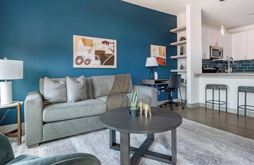 MLK Apartment | Landing | Incredible 1BD, Gym, Rooftop Lounge