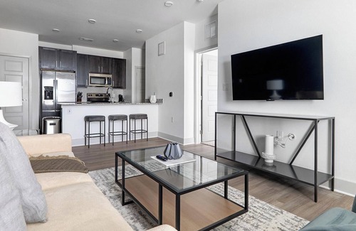 Austin Apartment | Landing | Incredible 1BD, Gym, Pool