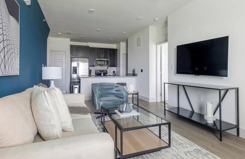 Austin Apartment | Landing | Incredible 1BD, Gym, Pool