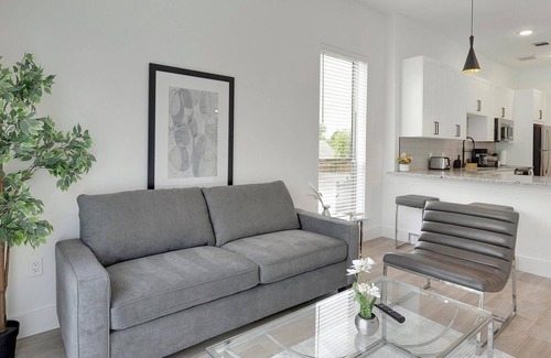 Denton Apartment | Landing | Incredible 1BD in Denton