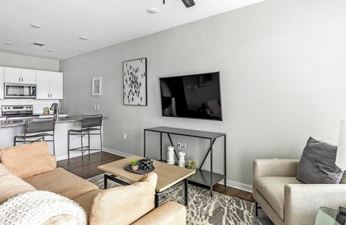 Madison Apartment | Landing | Incredible 1BD, Gym, Pool