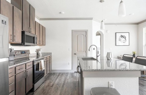 Shadow Glen Apartment | Landing | Incredible 2BD, Courtyard, Gym