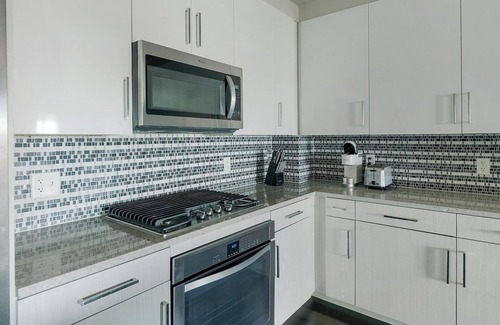 Houston Apartment | Landing | Incredible 2BD, Pool, Gym