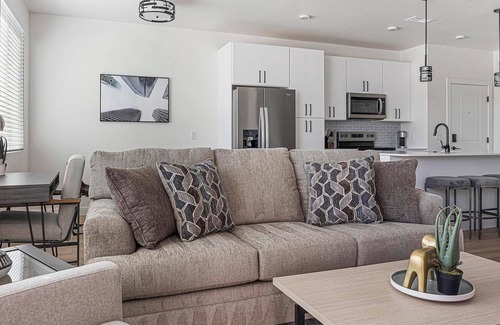 Casa Grande Apartment | Landing | Incredible 1BD, Gym, Clubhouse