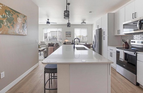 Casa Grande Apartment | Landing | Incredible 1BD, Gym, Clubhouse