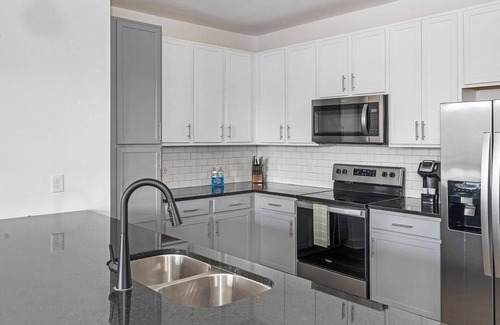 San Marco Apartment | Landing | Incredible 2BD, Pool, Gym