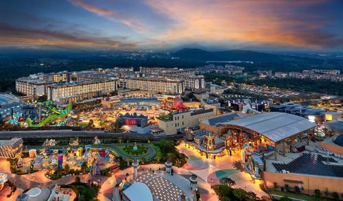 Andeok Hotel | Experience Jeju Shinhwa World Hotel: Family-Friendly Retreat