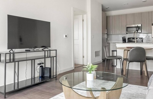 River Ranch Apartment | Landing | Modern 1BD, Gym, Clubhouse