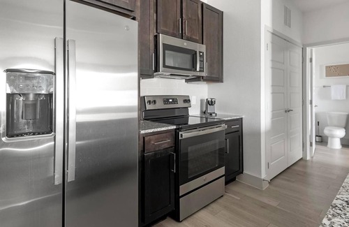 Austin Apartment | Landing | Modern 1BD, Gym, Pool