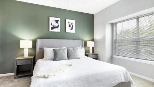 Lithia Springs Apartment | Modern Apartment Experience with Pool and Pet-Friendly Perks