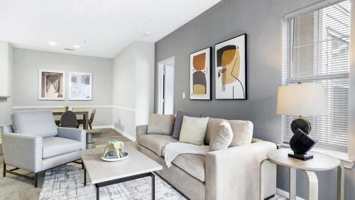 Lithia Springs Apartment | Modern Apartment Experience with Pool and Pet-Friendly Perks