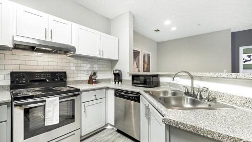 Lithia Springs Apartment | Modern Apartment Experience with Pool and Pet-Friendly Perks