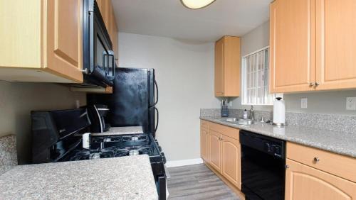Temecula Apartment | Modern Apartment with Pool & Pet-Friendly Amenities