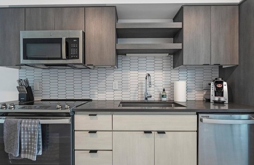Tempe Apartment | Landing | Modern Studio, Pool, Gym