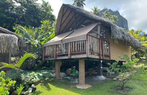 Vaitape Ski Chalet | Landing One Lodge