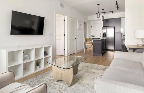 Providencia Park Apartment | Landing | Spectacular 1BD, Pool, Clubhouse