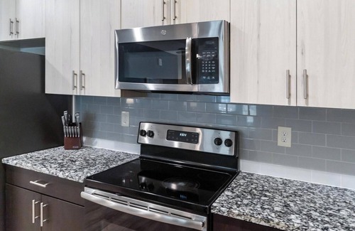 Charlotte Apartment | Landing | Spectacular 1BD, Clubhouse, Gym