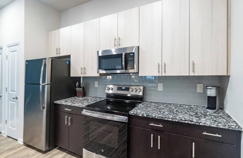 Charlotte Apartment | Landing | Spectacular 1BD, Clubhouse, Gym
