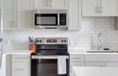 Montopolis Apartment | Relax at The Monroe: 1 Bedroom Retreat in Montopolis