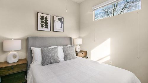 St. Johns Apartment | Landing Spectacular 2BD Gym