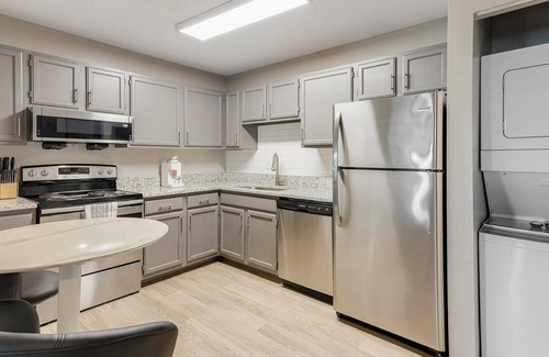 Huntsville Apartment | Landing | Spectacular 1BD, Gym, Pool