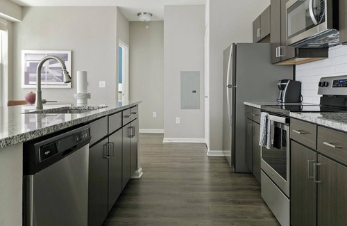 Chesterfield Apartment | Landing | Stunning 1BD, Gym, Pool