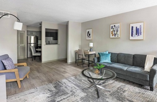 Huntsville Apartment | Landing | Stunning 1BD, Pool, Gym