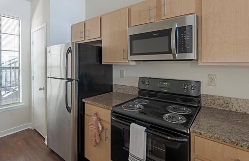 New Pathways Apartment | Discover The Bristol on Union - Family Friendly Getaway