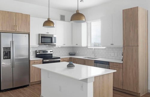 Austin Apartment | Landing | Stunning 2BD, Yoga Studio, Gym