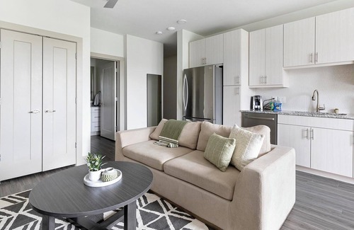 Dallas Apartment | Landing | Stunning Studio, Gym, Pool