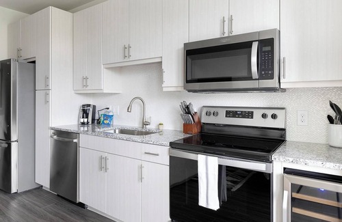 Dallas Apartment | Landing | Stunning Studio, Gym, Pool