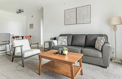 McNeil Apartment | Landing | Stylish 1BD, Pool, Clubhouse
