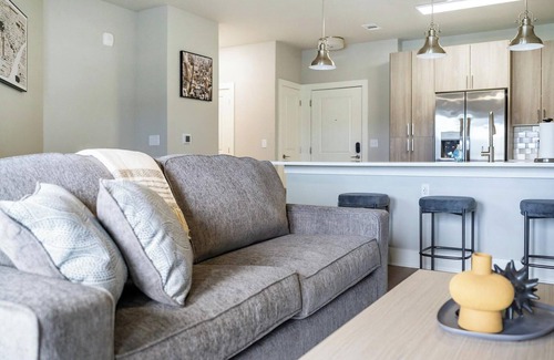 Fort Myers Apartment | Landing | Stylish 1BD, Pool, Clubhouse