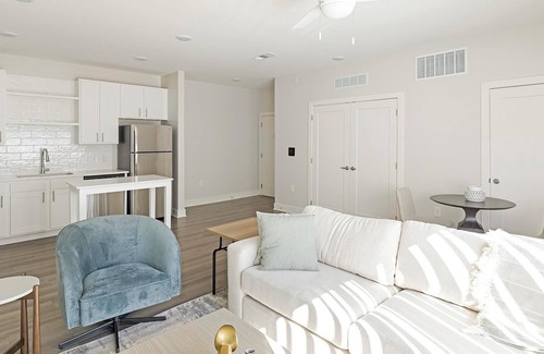 Belle Mina Apartment | Landing | Stylish 1BD, Yoga Studio, Courtyard