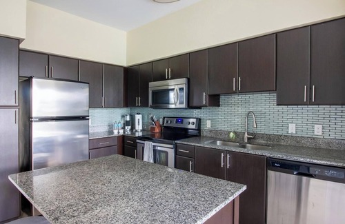 Miramar Apartment | Landing | Stylish 2BD, Gym, Clubhouse