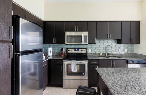 Miramar Apartment | Landing | Stylish 2BD, Gym, Clubhouse