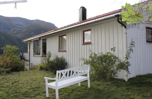 Halsa Municipality House | Scenic Coastal Retreat: Family & Pet-Friendly Amenities