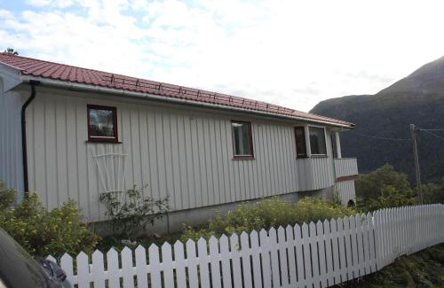 Halsa Municipality House | Scenic Coastal Retreat: Family & Pet-Friendly Amenities