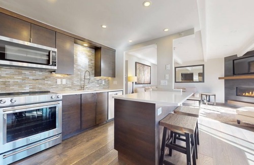 Vail Condo | Experience The Landmark: Pool, Spa & Vail Mountain Access