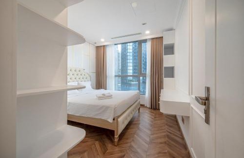 Hang Xanh Hotel | Experience Landmark 81 Aurora with Top-Rated Amenities