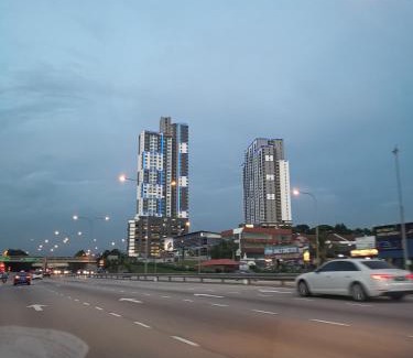 Kampung Bukit Dukong Apartment | Book Landmark Residence Sungai Long with High-Speed Internet