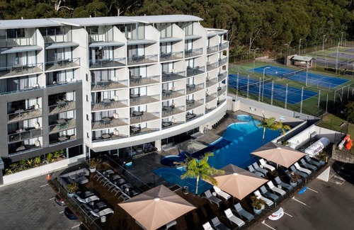 Nelson Bay Resort | Discover Landmark Resort: Oceanfront Bliss for Families