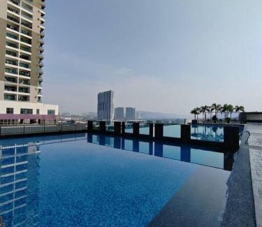 Kampung Bukit Dukong Apartment | Budget-Friendly Landmark2 Studio with Pool & Wi-Fi Access