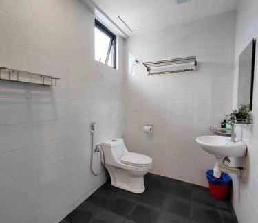 Kampung Bukit Dukong Apartment | Budget-Friendly Landmark2 Studio with Pool & Wi-Fi Access