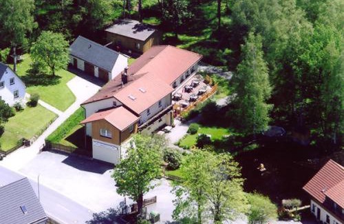 Schonlind House | Cozy Landpension Heidi Machold: Pet-Friendly with Breakfast