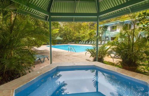 San Lorenzo Hotel | Discover Lands in Love Hotel and Resort: Pet-Friendly Retreat