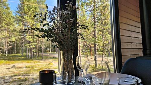 Kolari Ski Chalet | Pet-Friendly KARPALO Riverside Cabin with Sauna & BBQ