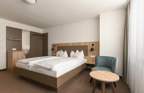 Korntal-Munchigan Hotel | Discover Family-Friendly Comfort at Landschloss Korntal