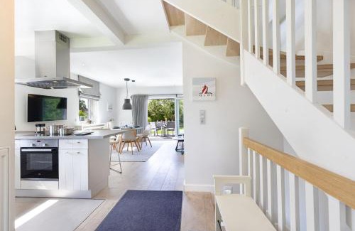 List House | Oceanfront Escape at Landsend - 4-Star Comfort Awaits