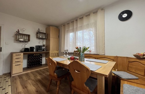 Owingen Apartment | Discover Comfort at Landstube im Grünen - Pet & Child Friendly